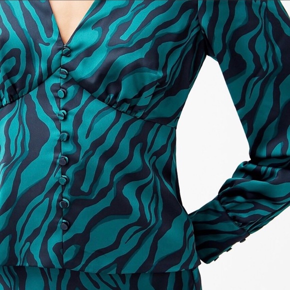 J. Crew Deep V Zebra Stripe Blouse Size 12 - Picture 2 of 5